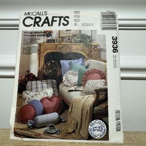 VINTAGE McCalls Crafts Pattern 3936 Pillow Essentials‎ Pattern uncut